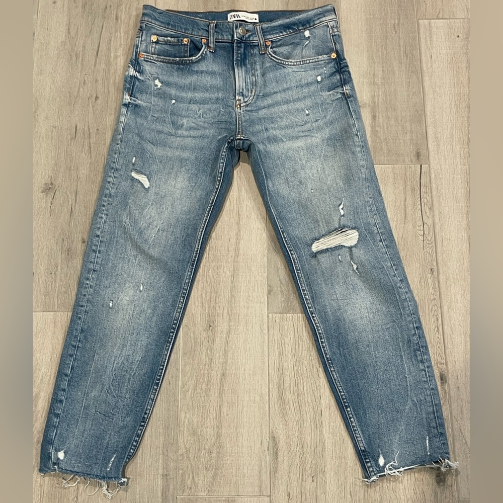 Zara The Slim Boyfriend Blue Distressed Womens  Jeans size 6 never worn
